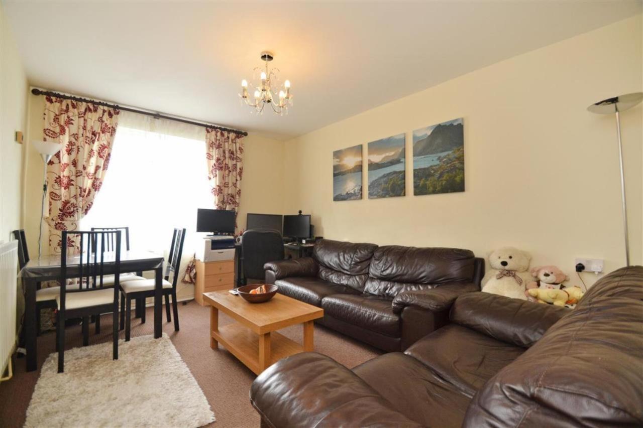 Lovely One-Bed Apartment To Rent In Londra Exterior foto